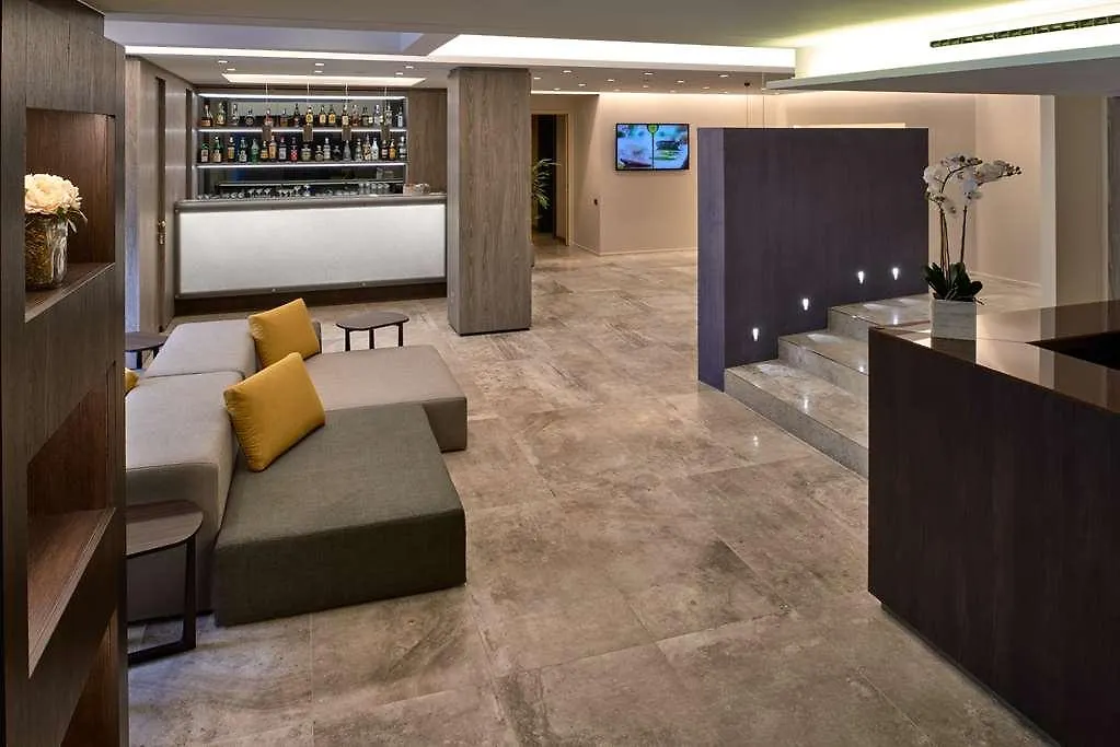 Hotel Como 4*,