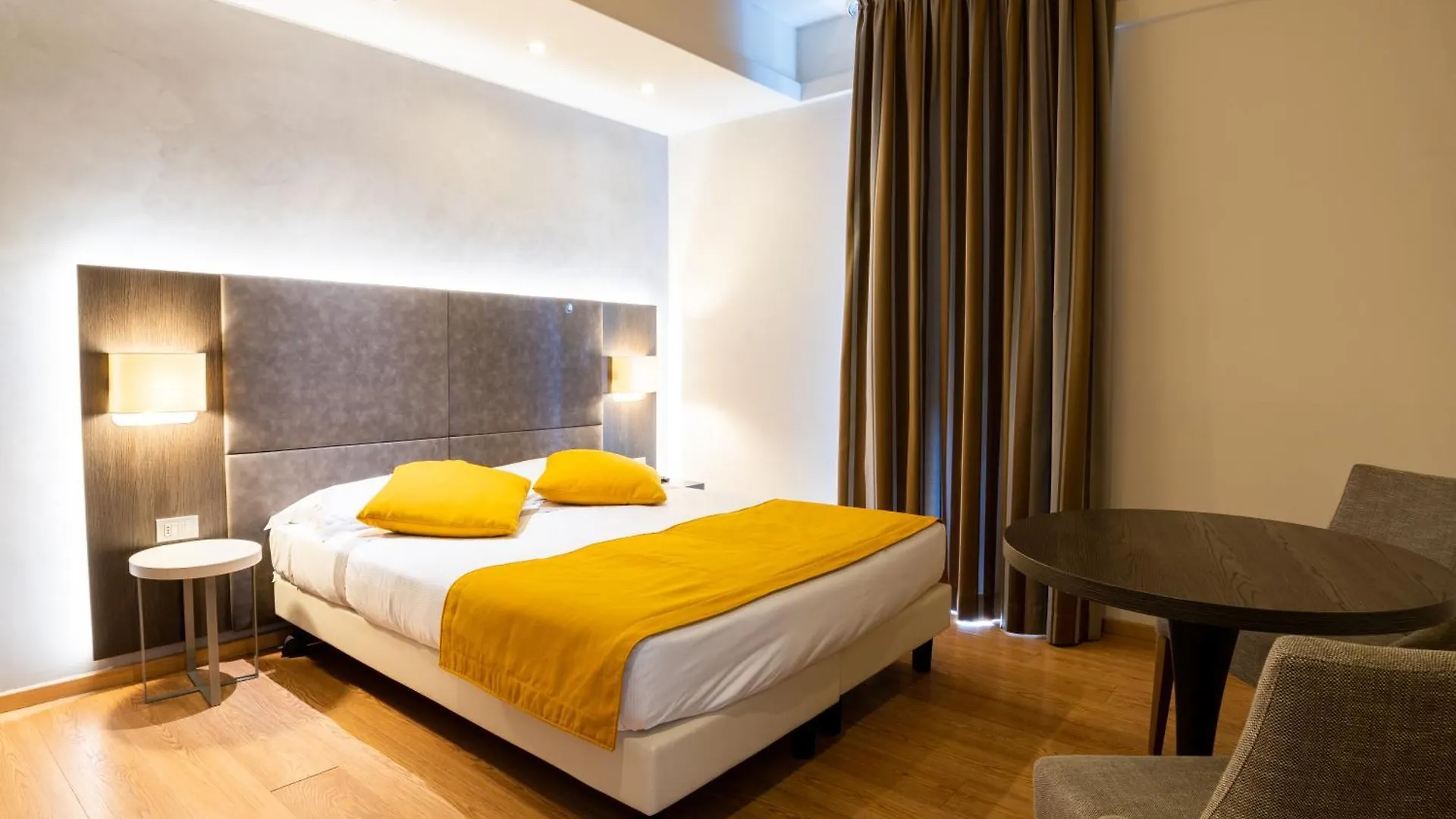 ****  Hotel Como Italia