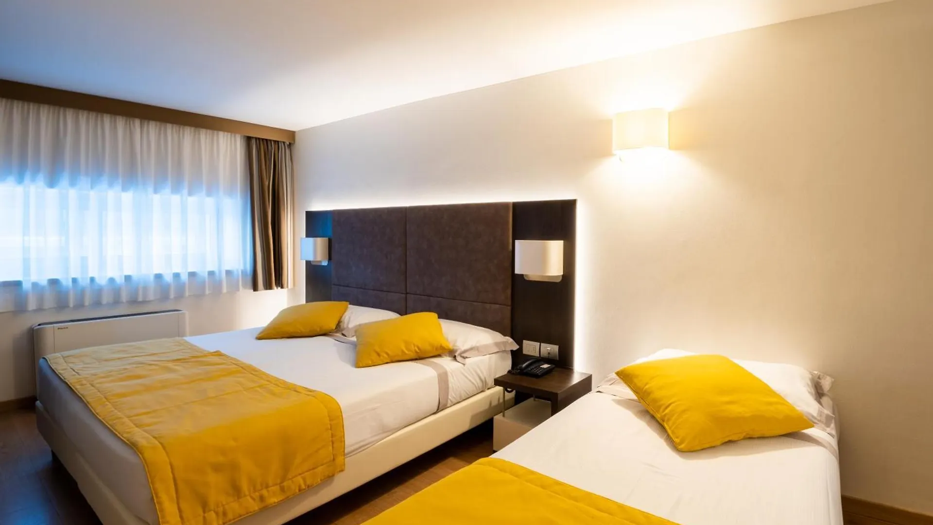Hotel Como 4*,